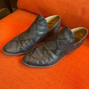 Black/Blue Lucky Brand Snakeskin Pattern Shoes